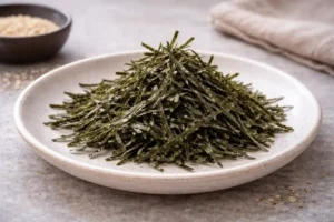 Plato de copos de nori.